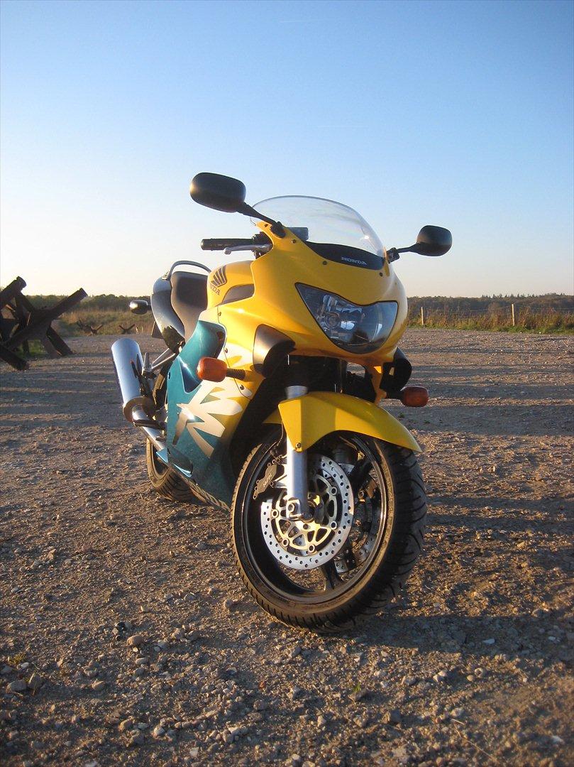 Honda CBR 600 F4 billede 1
