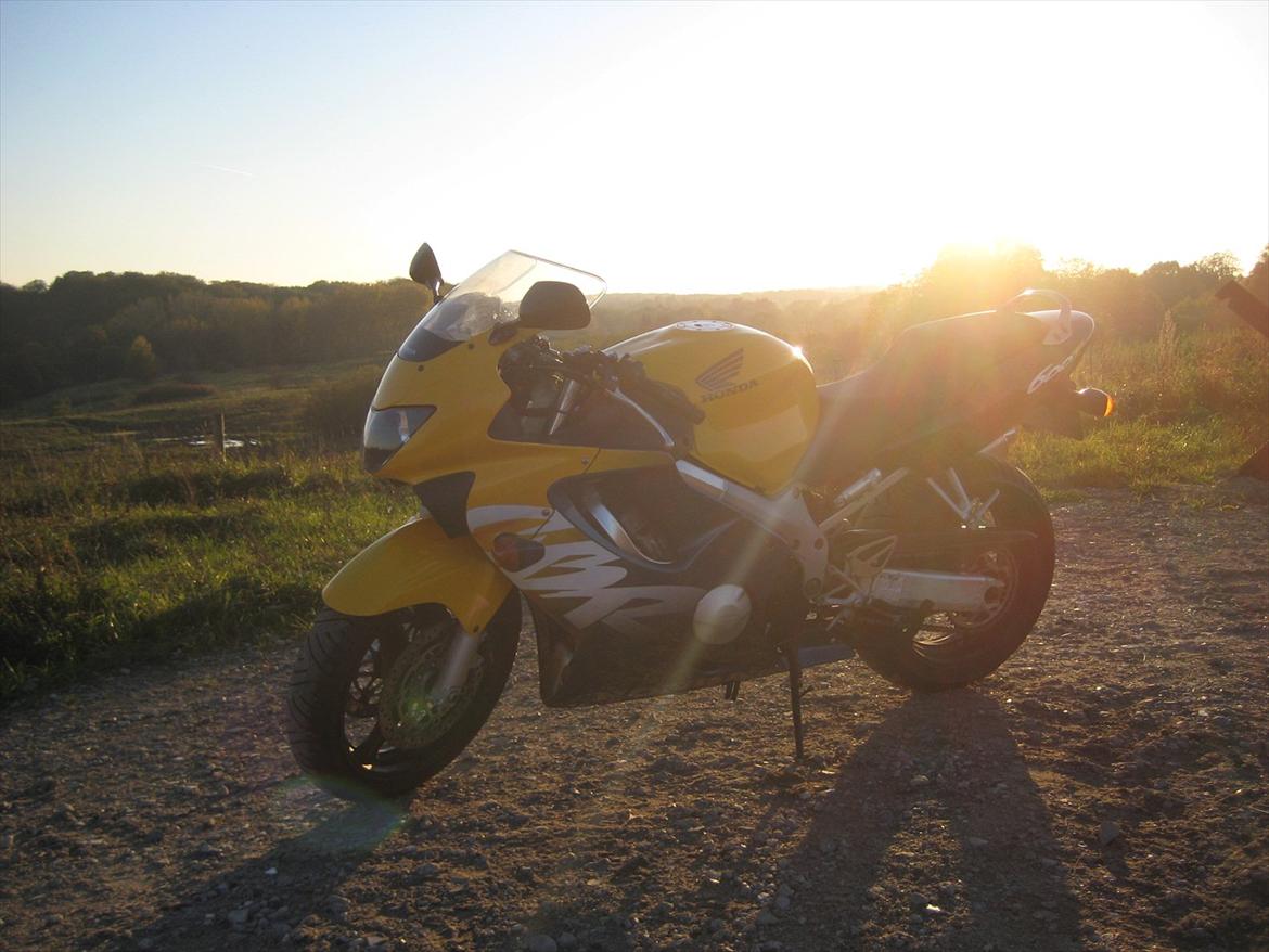 Honda CBR 600 F4 billede 2