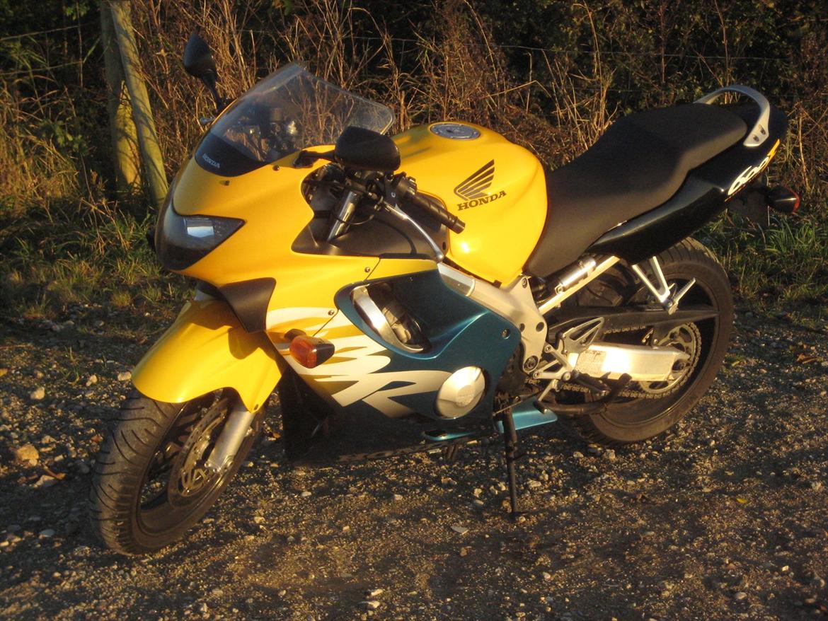 Honda CBR 600 F4 billede 3