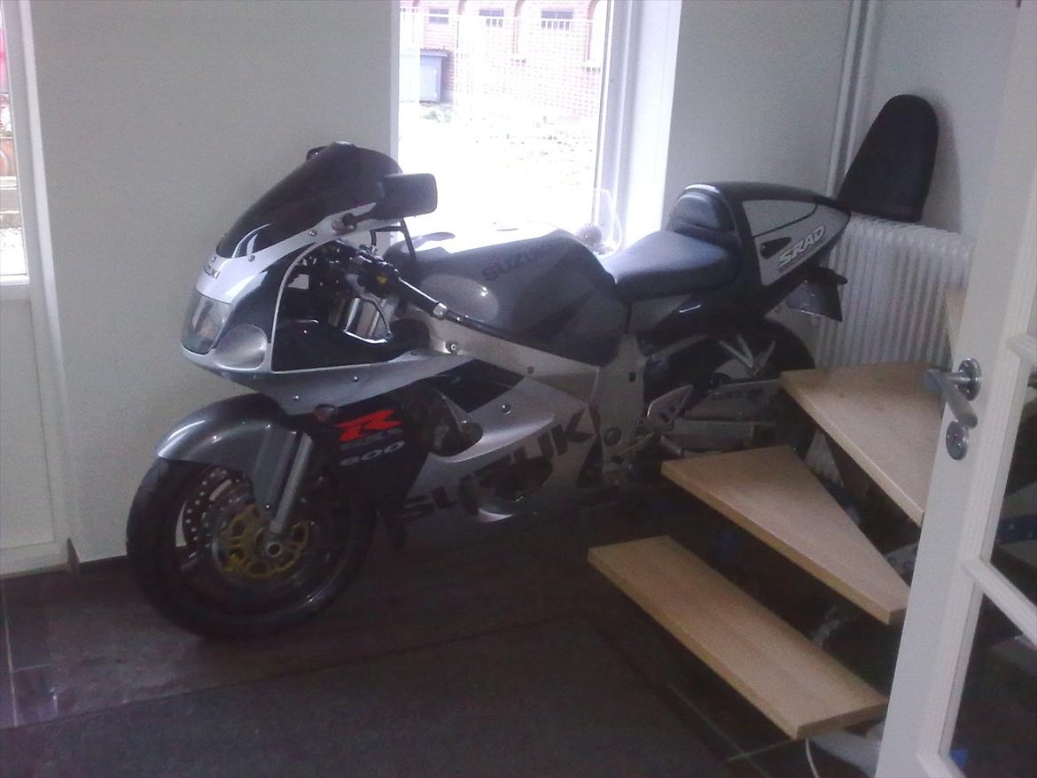 Suzuki GSXR 600 Srad (750) - Vinter opbevaring ! Står dejlig varmt og tørt ! :) billede 11