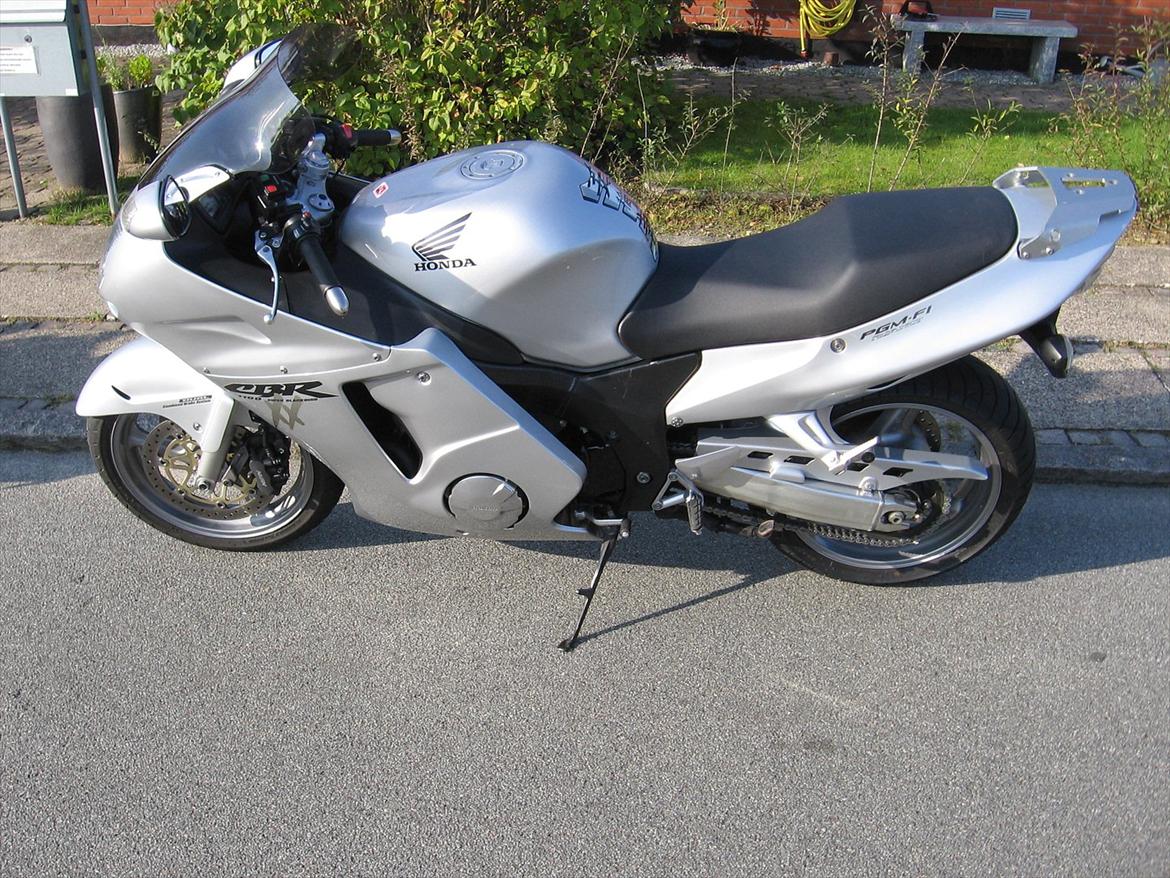 Honda Cbr 1100 xx Blackbird Solgt billede 16
