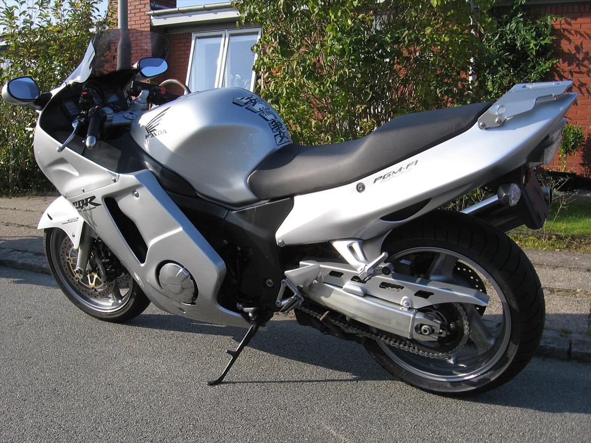 Honda Cbr 1100 xx Blackbird Solgt billede 19