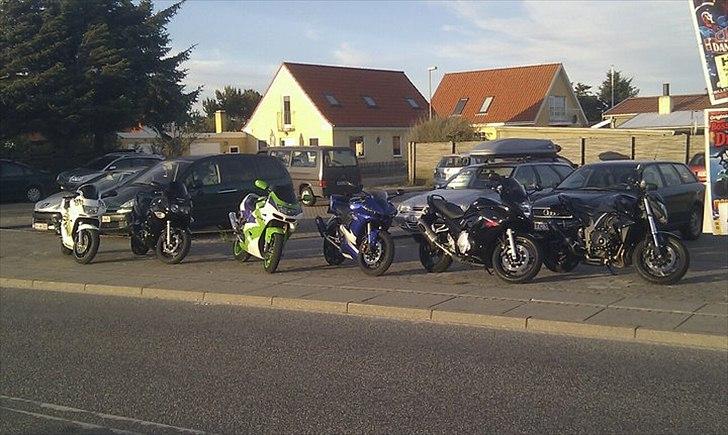 Kawasaki Ninja ZX9R billede 10