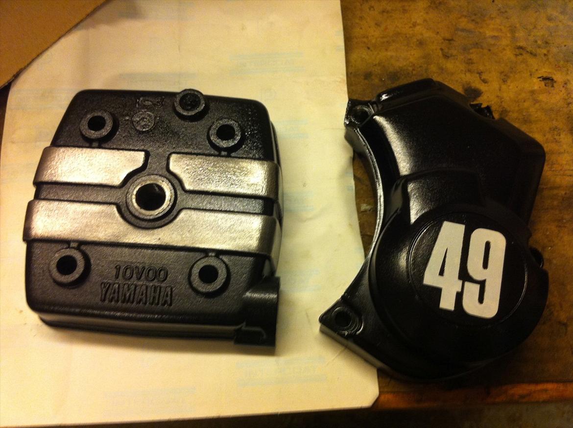 Yamaha DT 125 LC - Ja, den ville jo gerne ligne sin "storebror" i min profil.
- Poleret top
- Tallet 49 = Lykketal billede 3