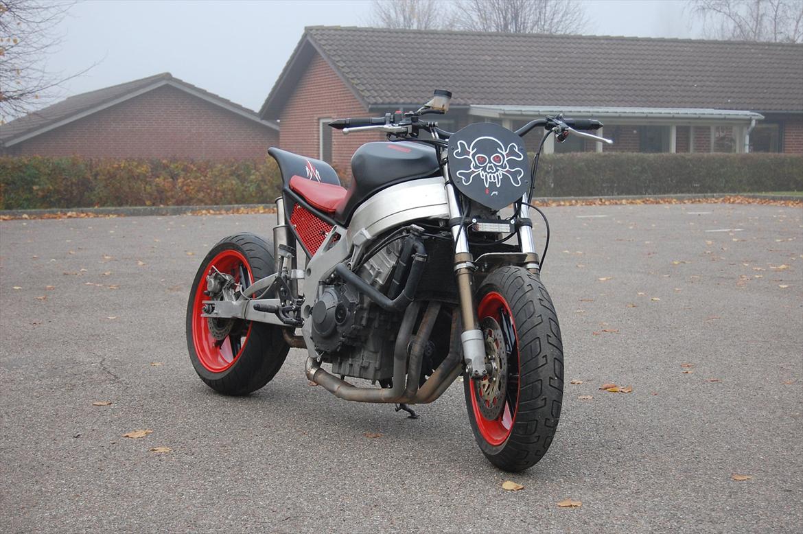 Honda CBR 900 Streetfighter billede 3