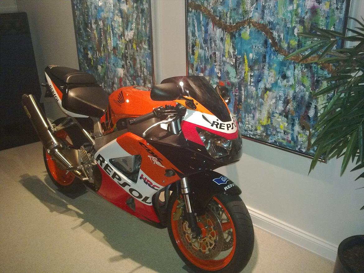 Honda cbr 900rr repsol - sveske skal jo have det godt vinteren over billede 2