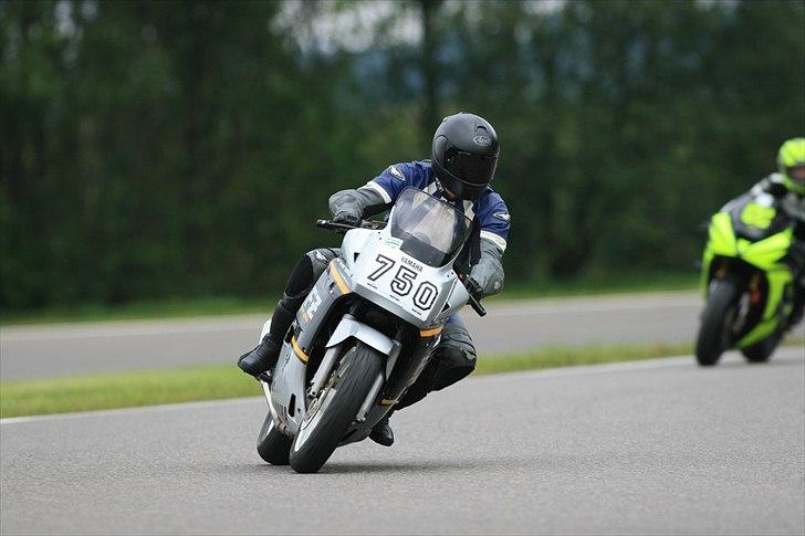 Yamaha FZ 750 Genesis - Race i Knutstorp 2011 billede 5