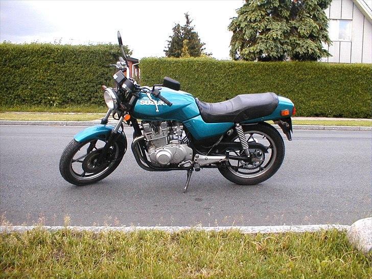 Suzuki Gsx 750F(Fluen) - Min anden mc, den kørte som en drøm, havde den i ca 5 år. billede 17