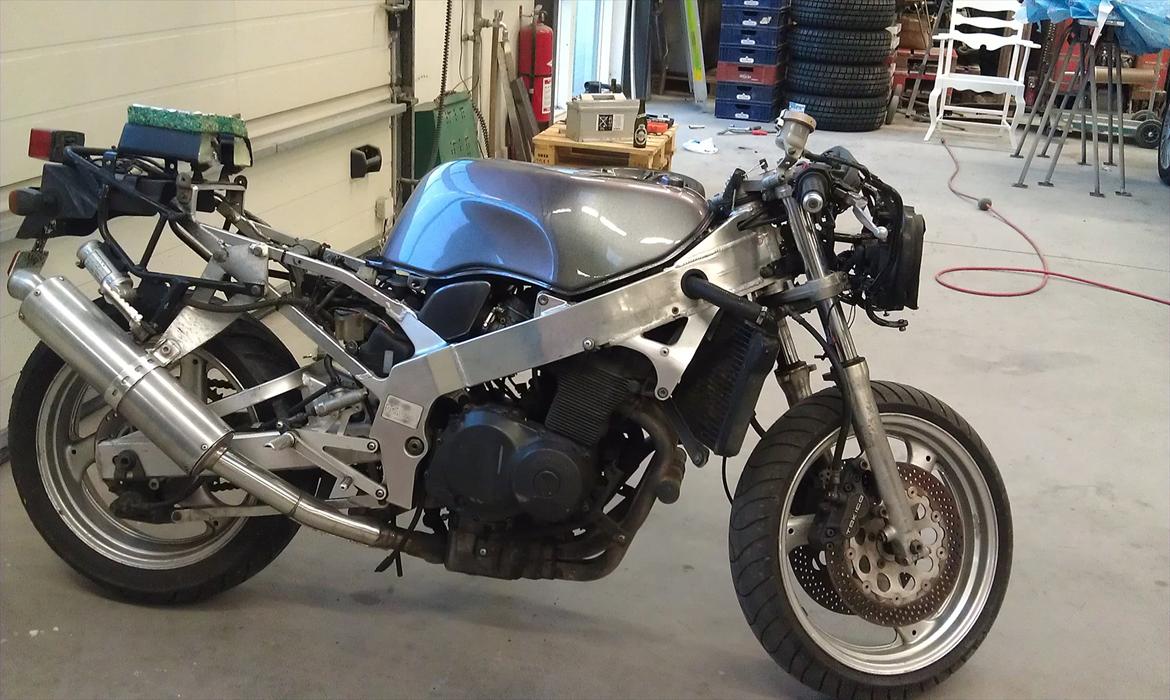 Suzuki GSX R 400 R billede 19