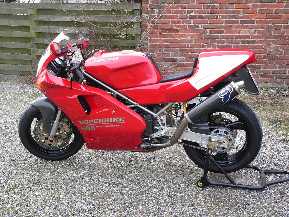 Ducati 888 billede 1