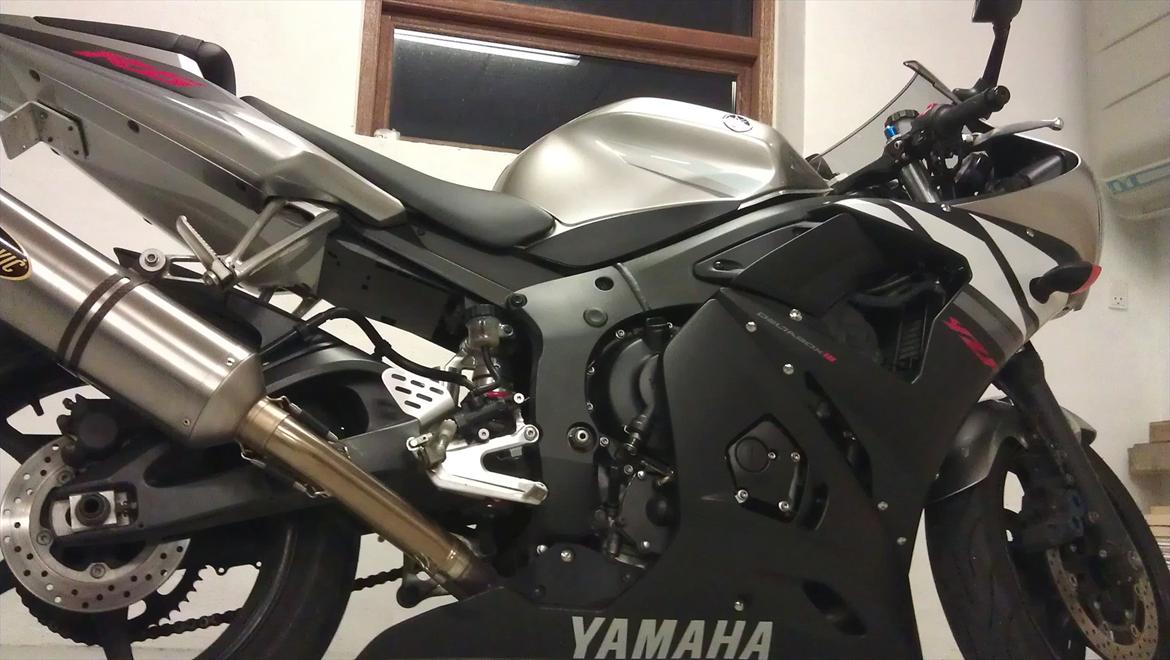 Yamaha yzf R6 billede 2