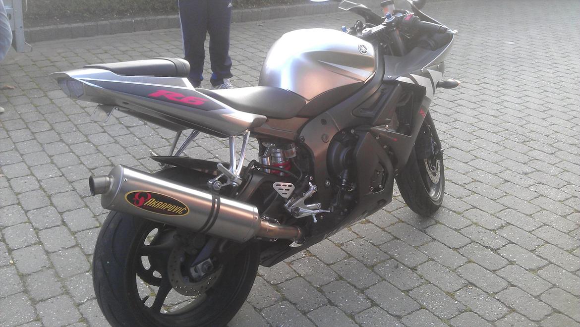 Yamaha yzf R6 billede 3