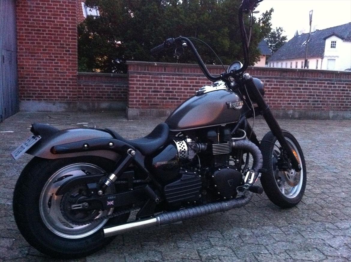 Triumph Speedmaster Bobber - Nu med stainless pipes :o) billede 2