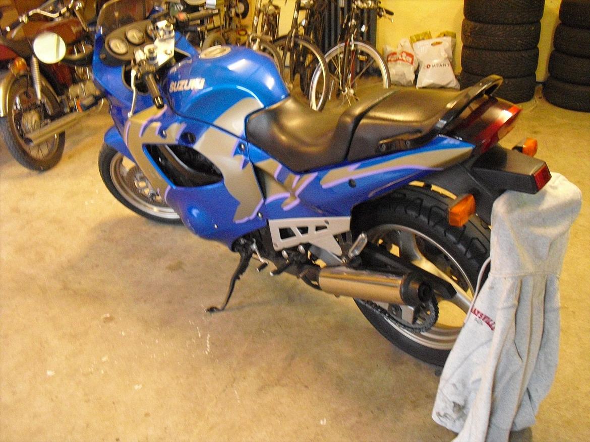 Suzuki gsx 600 f SOLGT billede 12