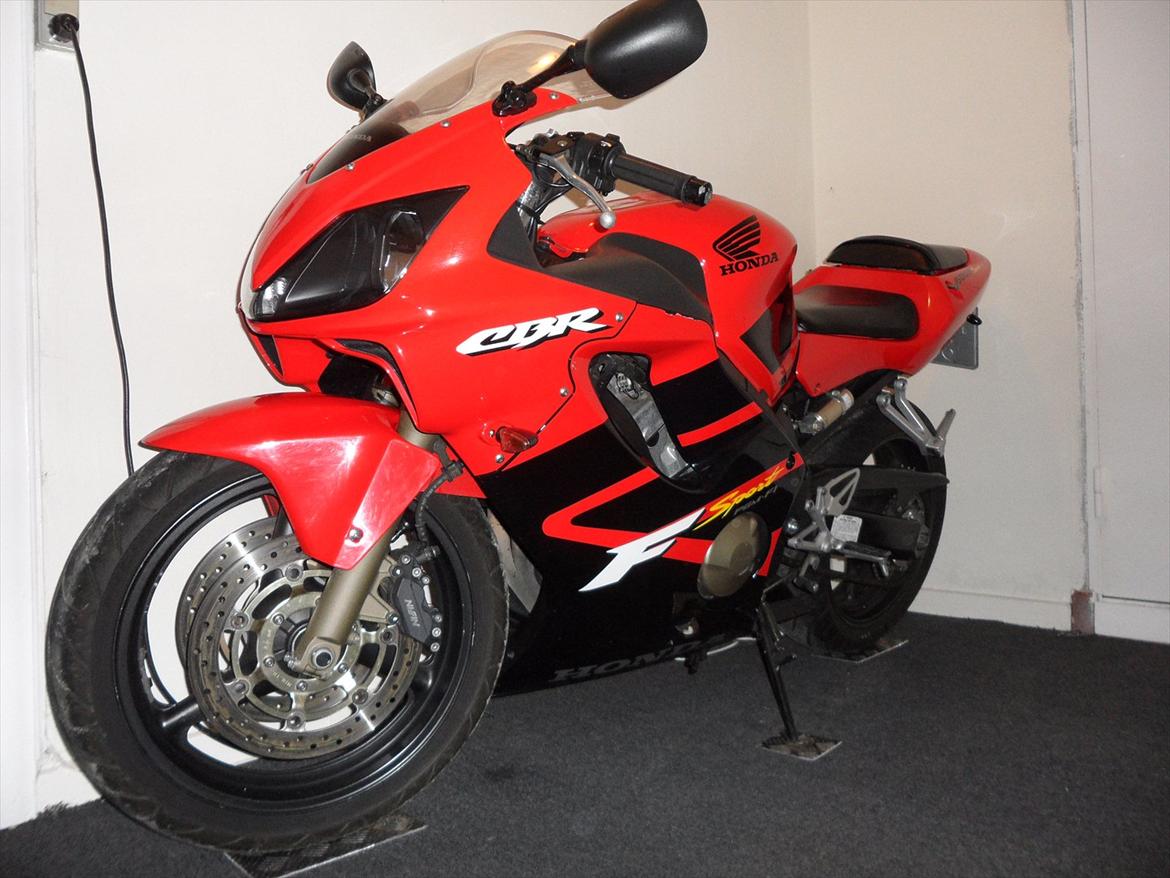 Honda cbr 600 fs billede 2