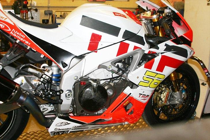 Aprilia A-RSV4 Factory APRC SE - Solgt billede 9