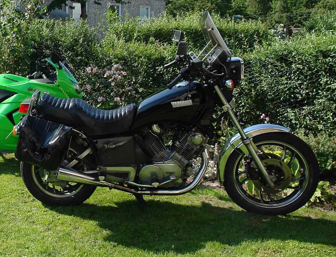 Yamaha xv 920 - Den grimme ælling i grønne omgivelser billede 1
