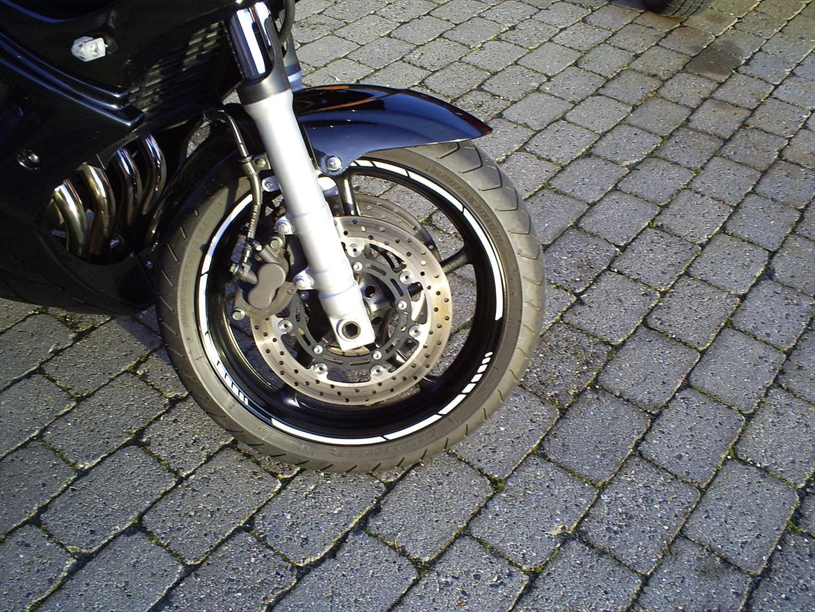 Yamaha Fz6 s Solgt - så er der monteret rim stripe billede 14