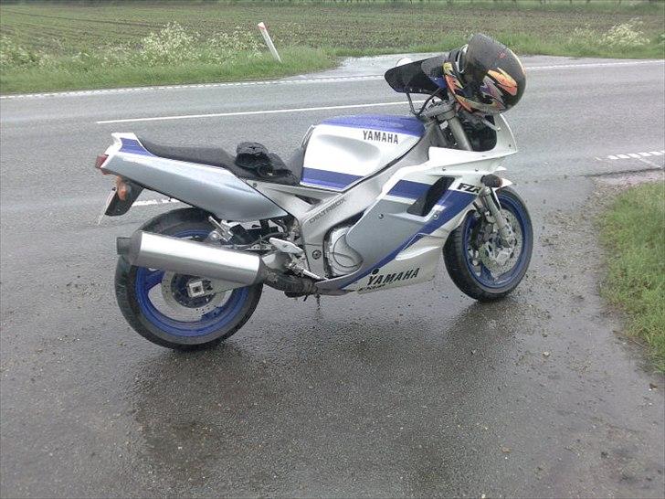 Yamaha FZR billede 1