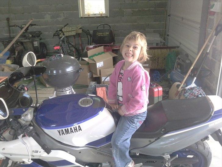 Yamaha FZR billede 2