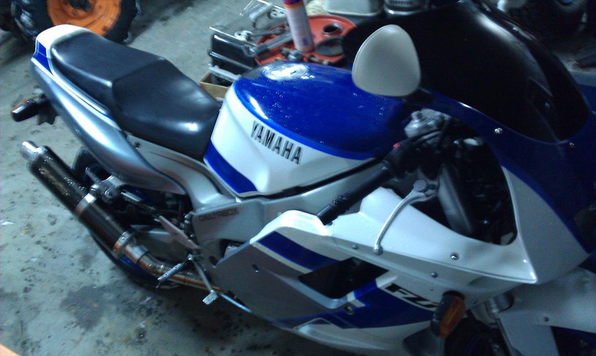 Yamaha FZR billede 4