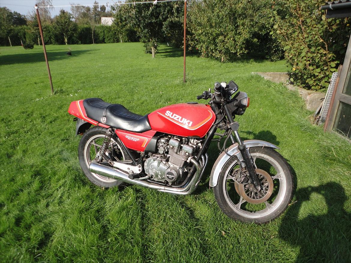 Suzuki GSX 400 F billede 2