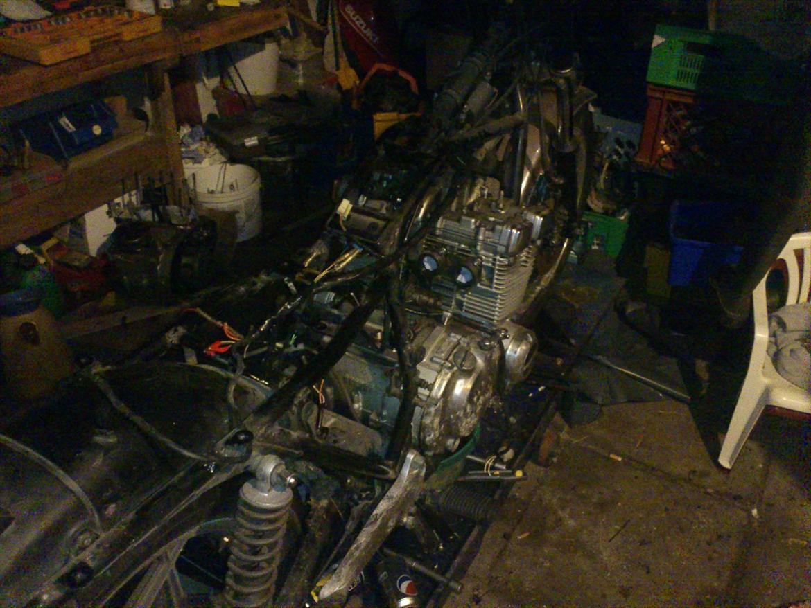 Suzuki GSX 400 F billede 9