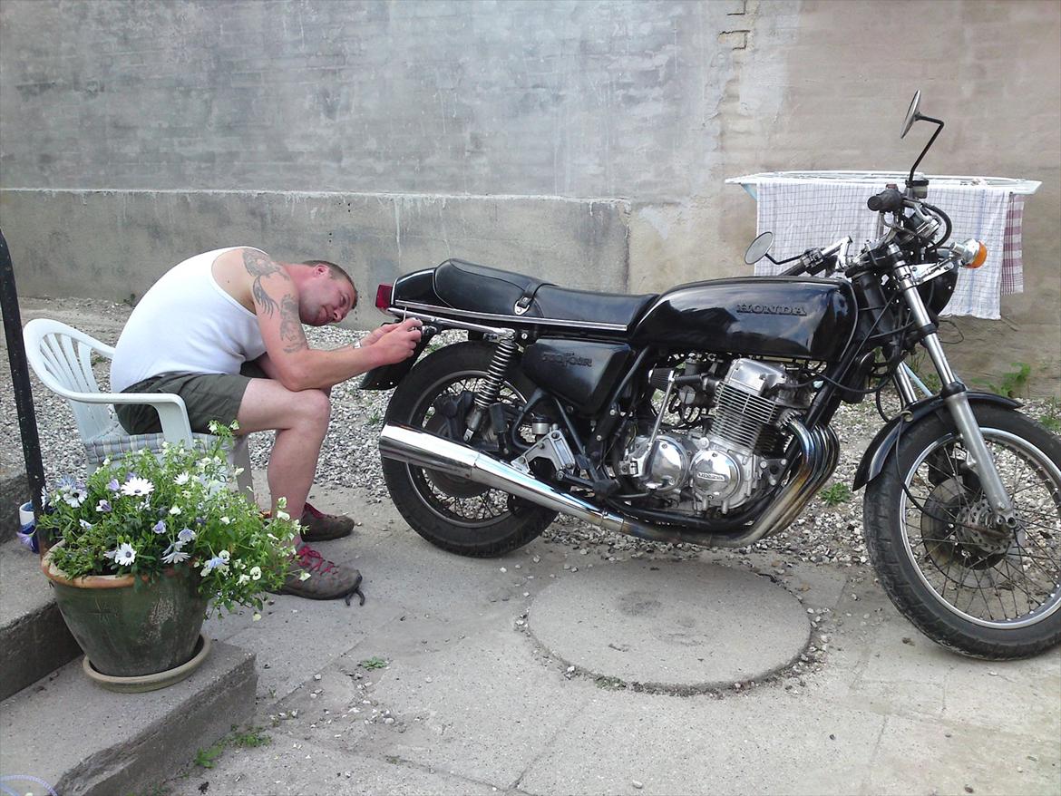 Honda CB 750 - Blinklyset skal fikxes. Nu virker det, nu virker det ikke, nu virker det !!! billede 3