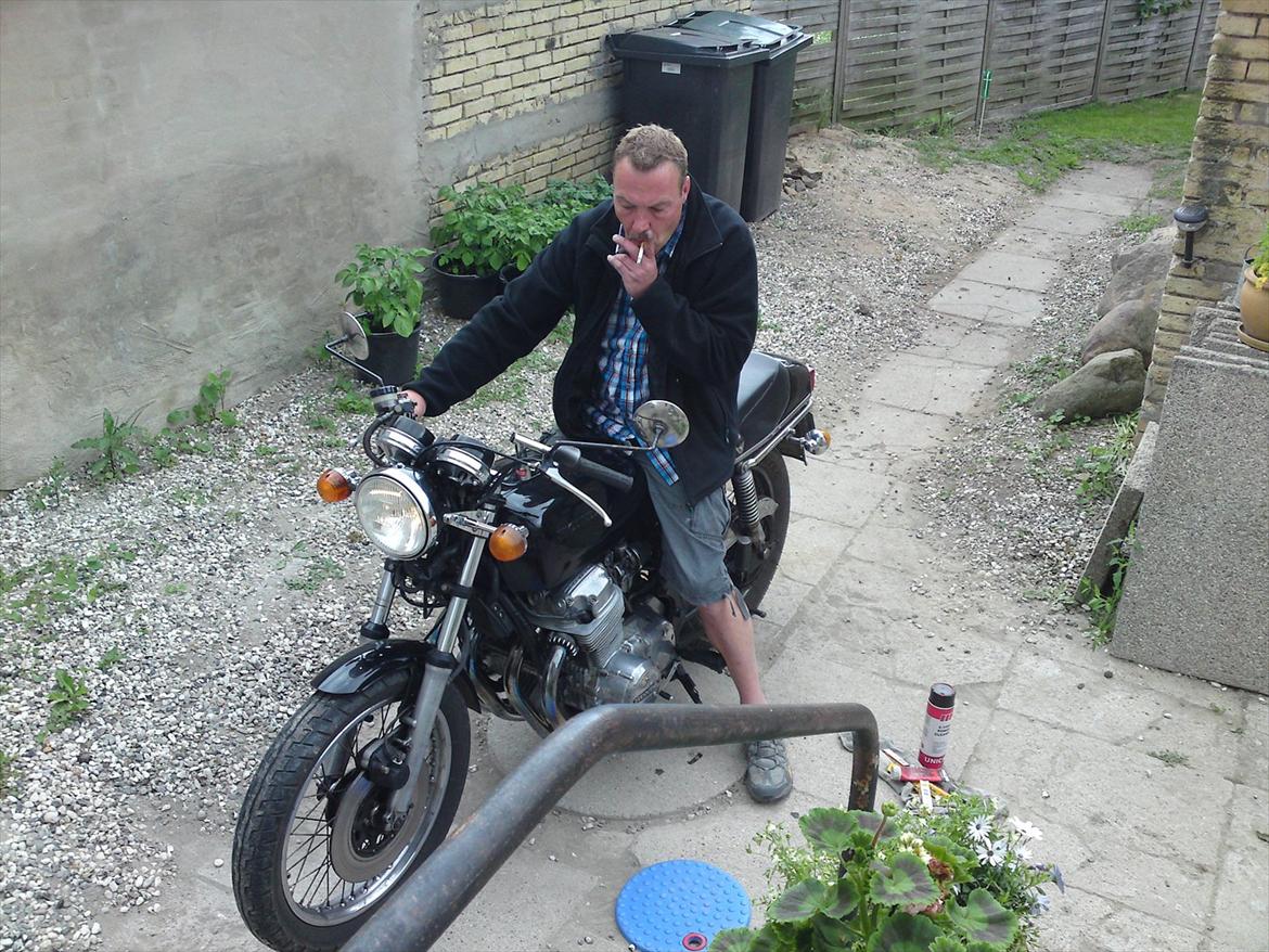 Honda CB 750 - Der må skrues og smøres lidt,  billede 4