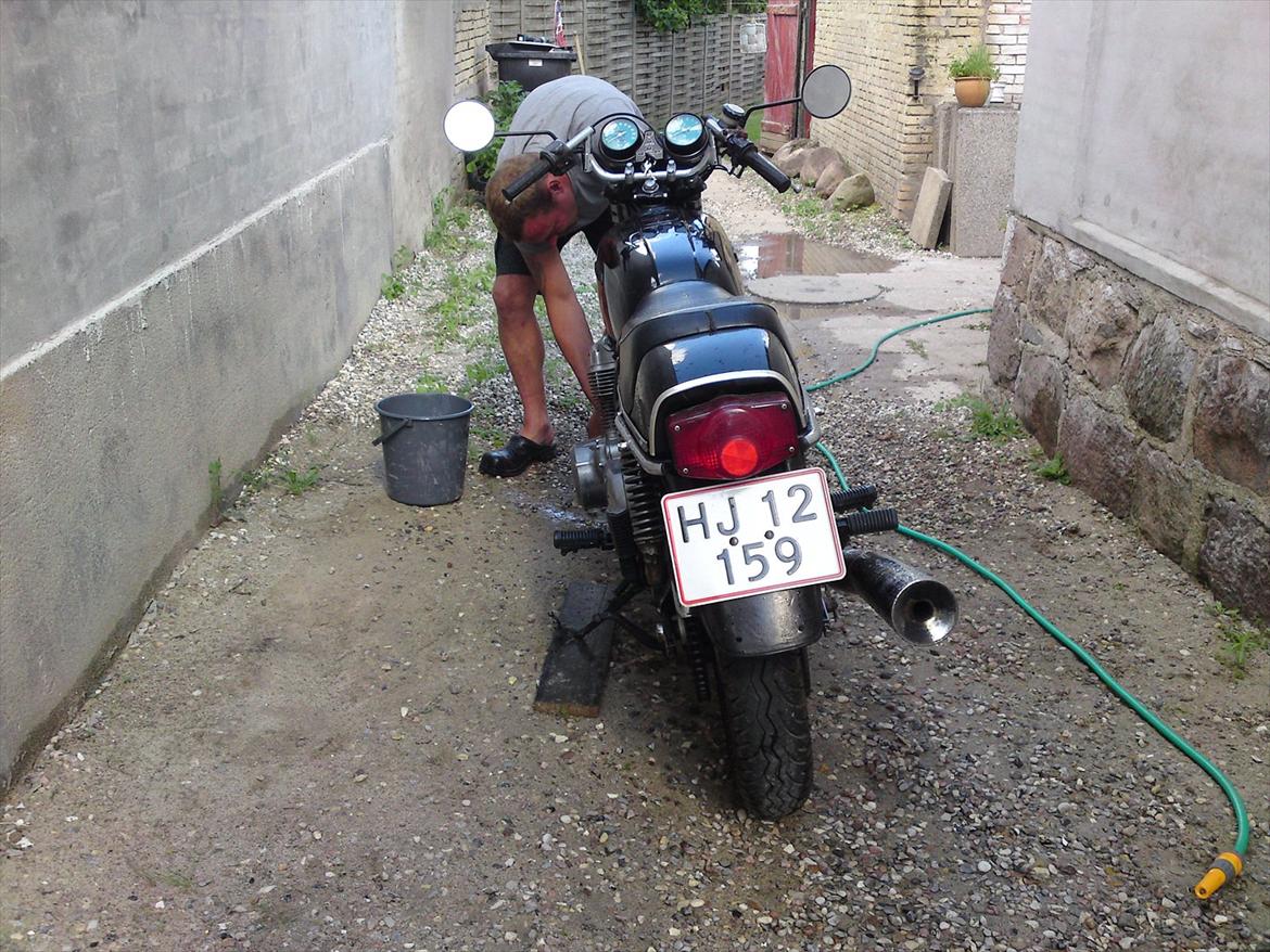 Honda CB 750 - Så er det tid til et bad. billede 5