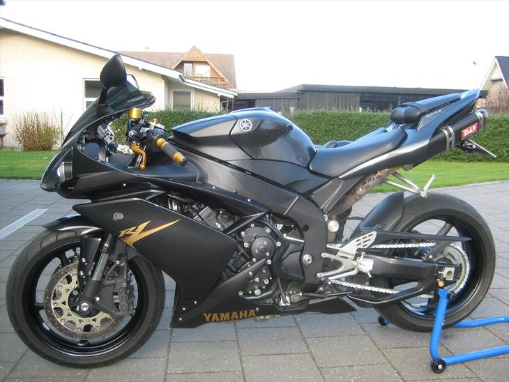 Yamaha YZFR1 billede 1