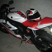 Yamaha R6
