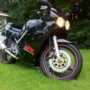 Suzuki GSX-R 400 R