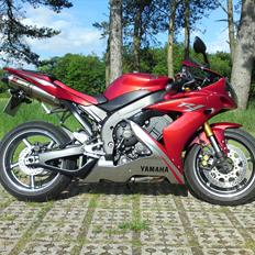 Yamaha R1
