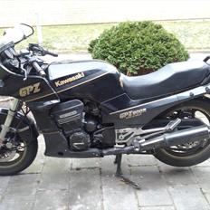 Kawasaki GPz900R - SOLGT! 
