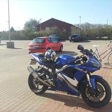 Yamaha R6