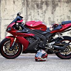 Yamaha YZF R1