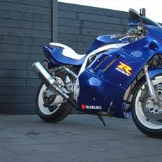Suzuki gsxr 750