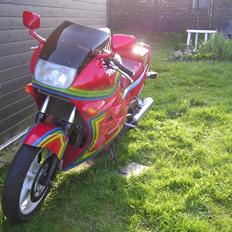 Honda VFR750F (RC24)