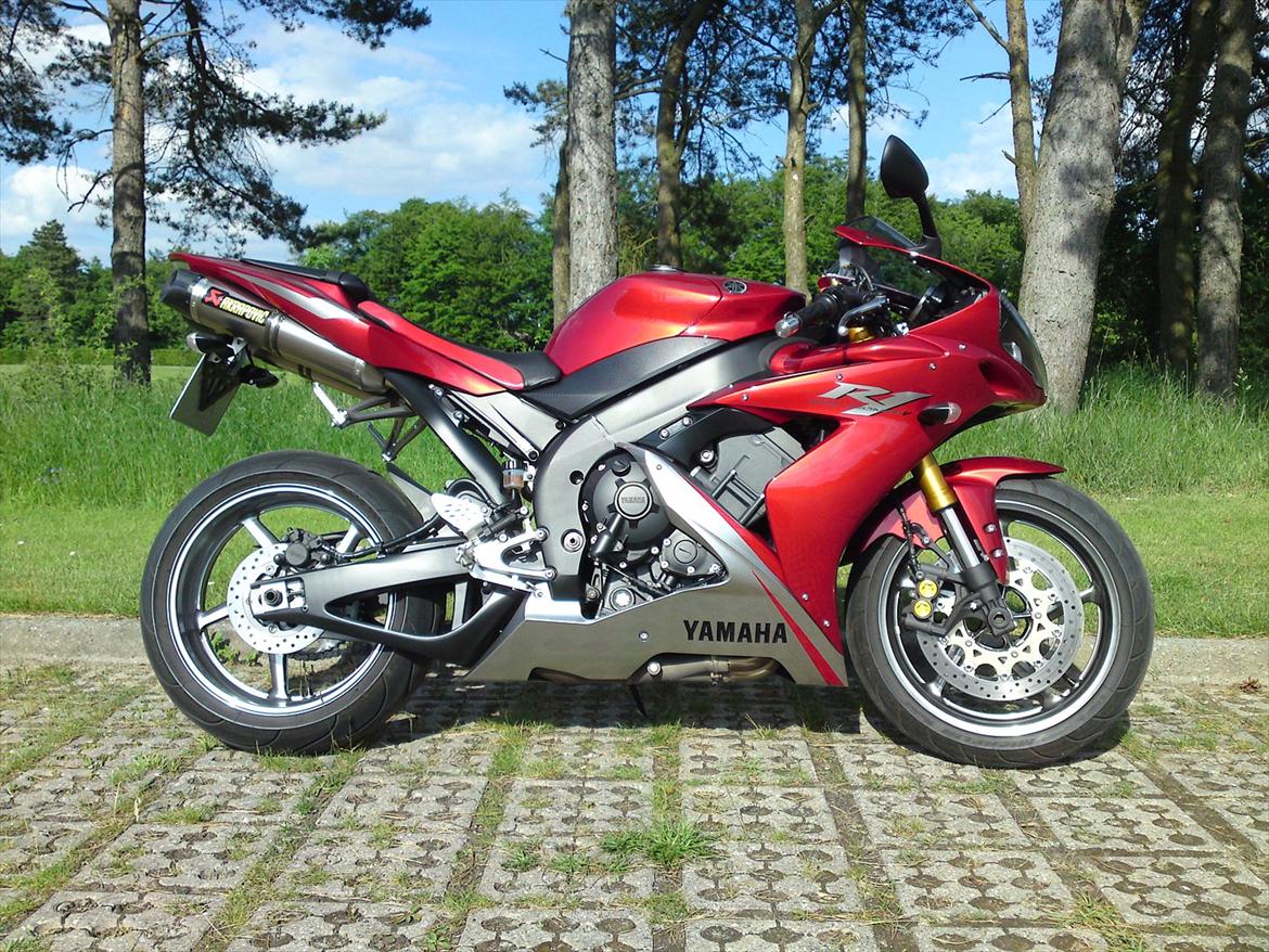 Yamaha R1 billede 2