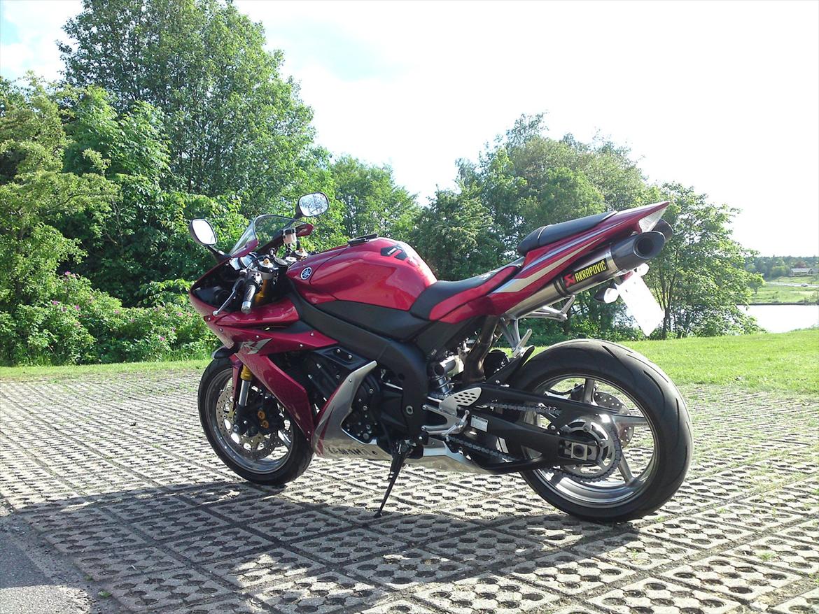 Yamaha R1 billede 4