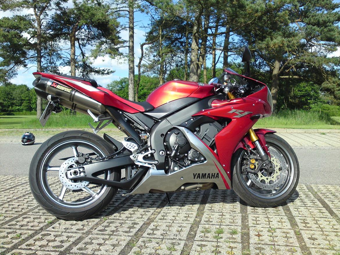 Yamaha R1 billede 5