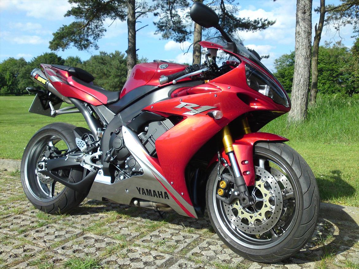 Yamaha R1 billede 7