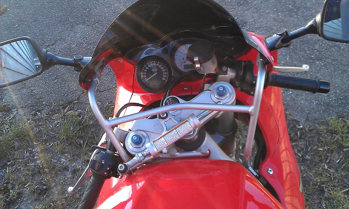 Suzuki TL1000S (Solgt) - Kulfiber lir ved instrumenter billede 15