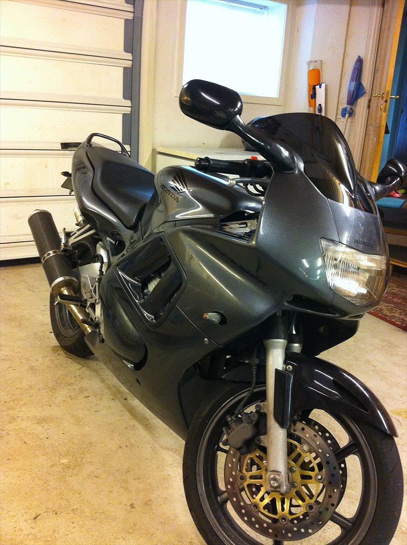Honda CBR 600 F3 billede 2