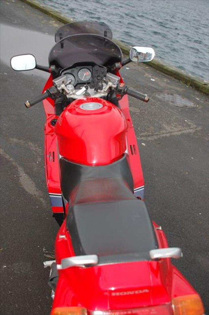 Honda VFR 750 RC36 - SOLGT billede 5