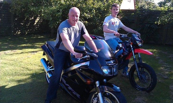 Honda VFR750F - sammen med sønnen :) billede 12