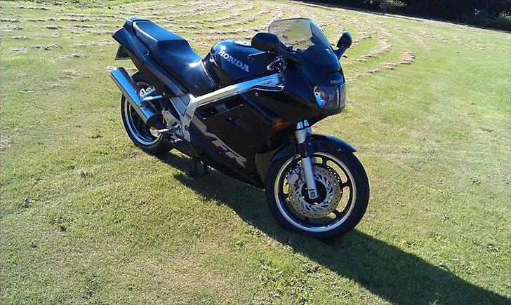 Honda VFR750F billede 5