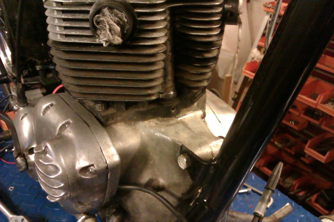 Triumph T120 - Mangler en skrue..... :-( billede 6