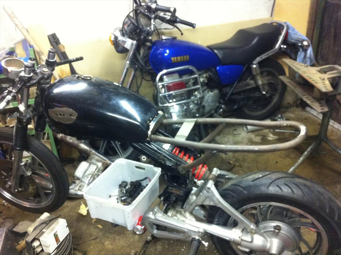 Yamaha xv 750 Cafe projekt billede 11
